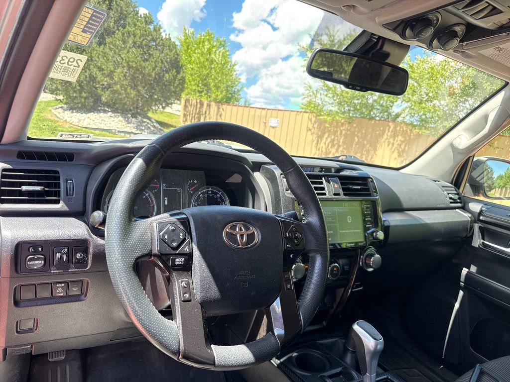 Used 2022 Toyota 4Runner TRD Off-Road AWD/4WD image 15