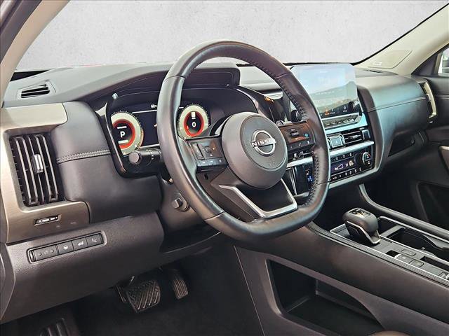 Used 2023 Nissan Pathfinder Platinum image 10