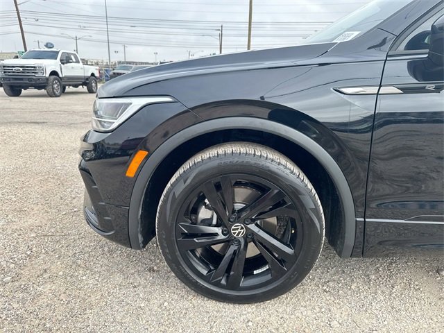Used 2024 Volkswagen Tiguan SE R-Line w/ MDO Package, Three-Row image 24