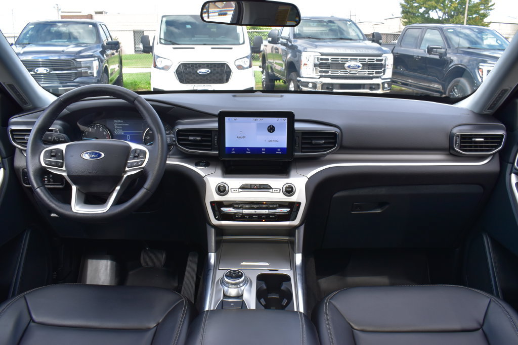 Certified 2024 Ford Explorer XLT w/ Equipment Group 202A AWD/4WD image 15