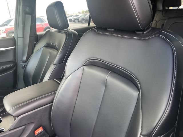 Used 2025 Jeep Grand Cherokee L Limited w/ Black Appearance Package RWD image 24
