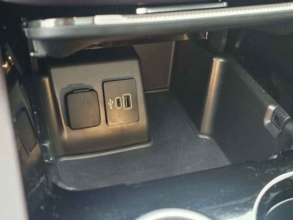 Certified 2025 Ford Explorer Platinum w/ LUX Leather Package image 31