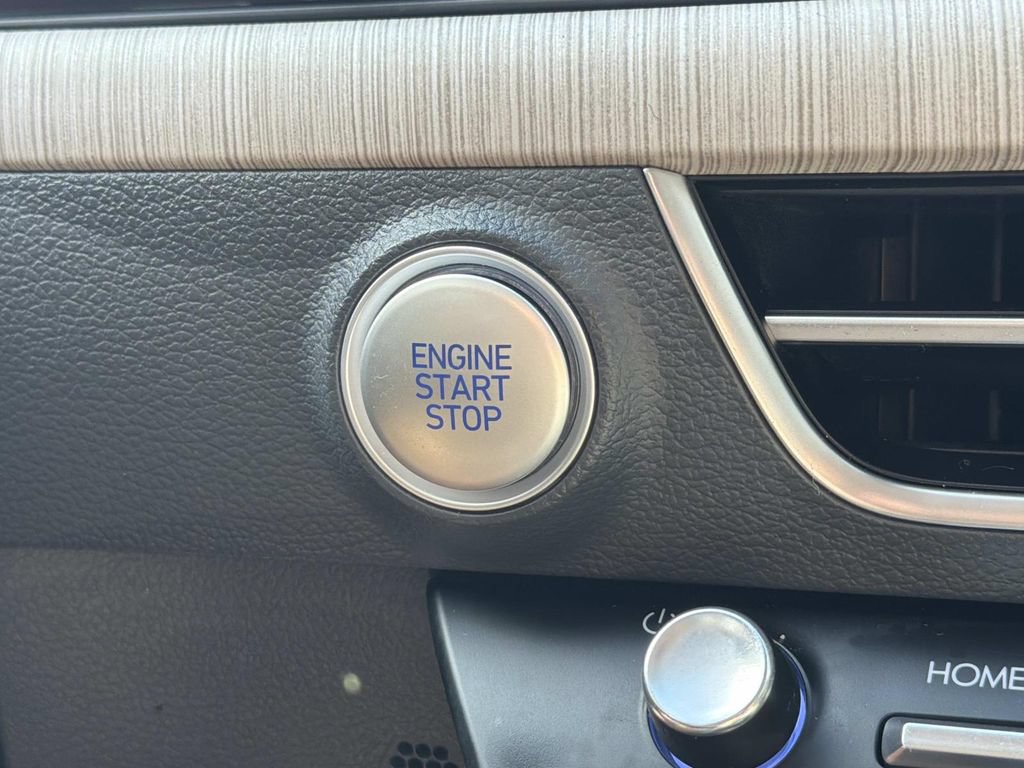 Used 2025 Hyundai Sonata SEL FWD image 26