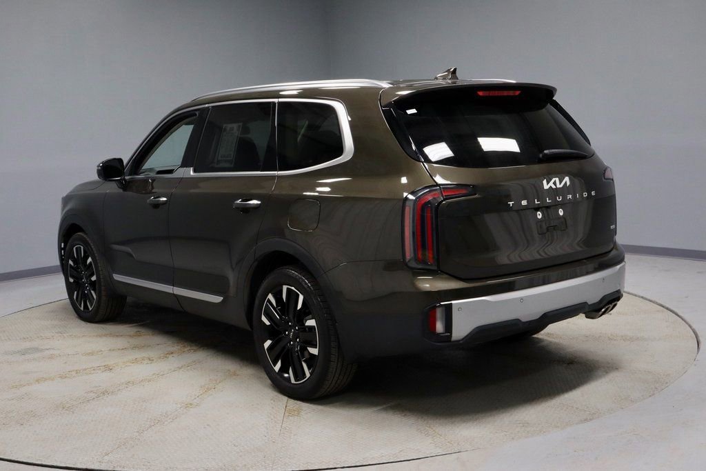 Used 2023 Kia Telluride SX image 3