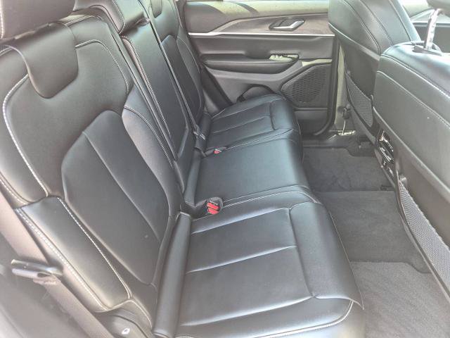 Used 2023 Jeep Grand Cherokee Limited w/ Trailer Tow Prep Group (B) AWD/4WD image 30