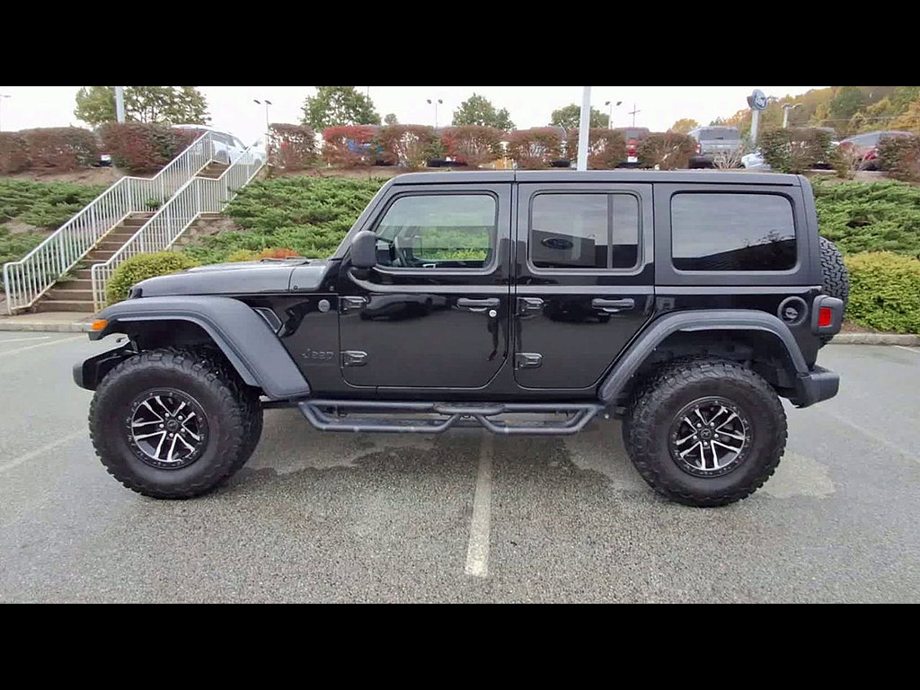 Used 2024 Jeep Wrangler Unlimited Sport AWD/4WD image 5