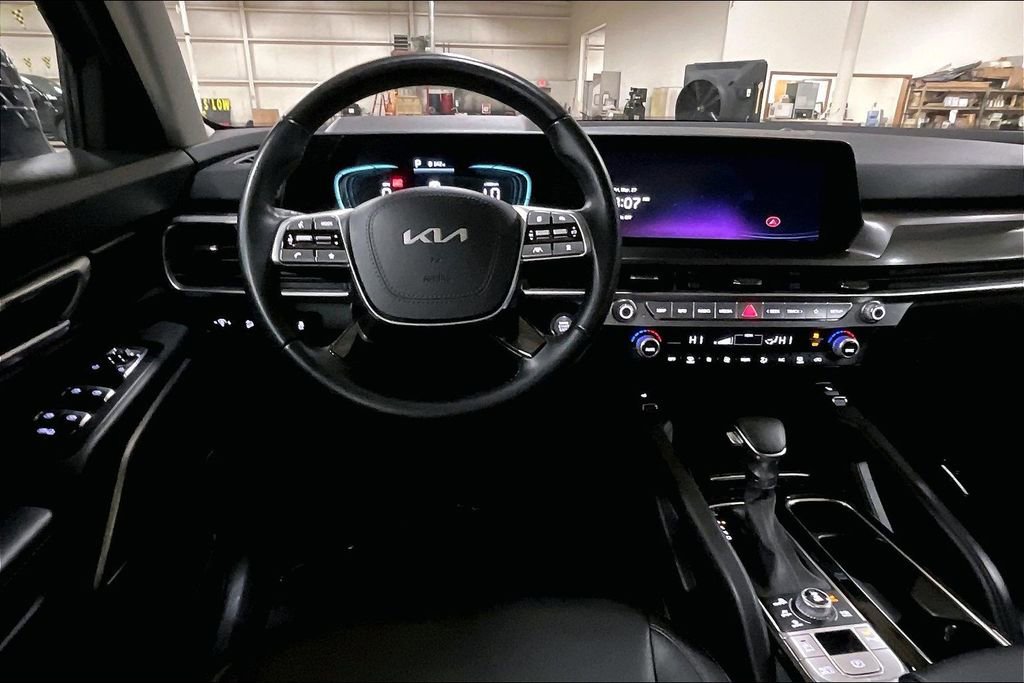 Used 2025 Kia Telluride S image 5