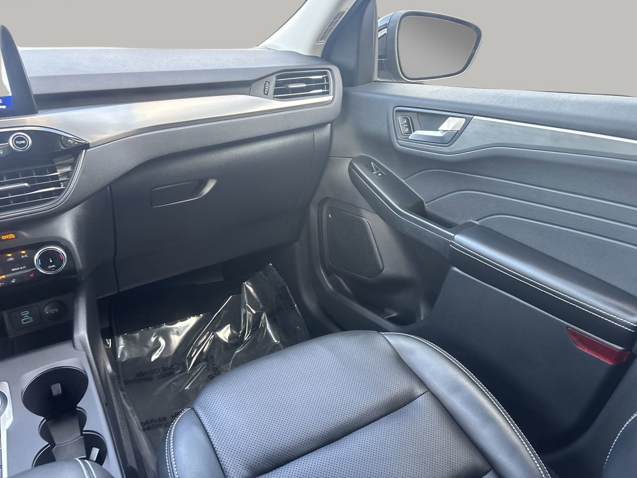 Certified 2022 Ford Escape Titanium image 16