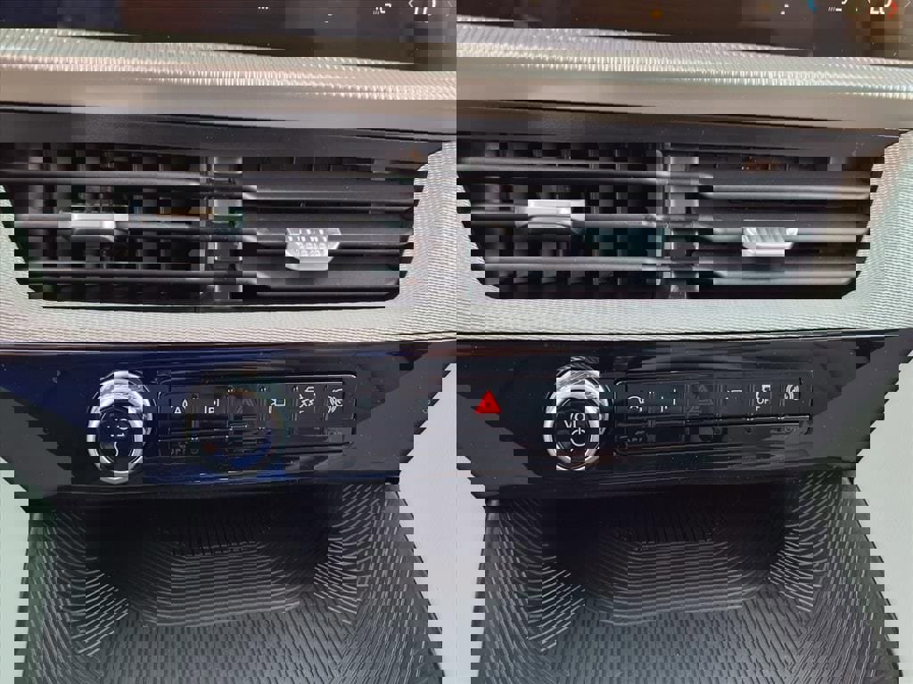 Certified 2025 Ford Explorer Active w/ Active Comfort Package image 10