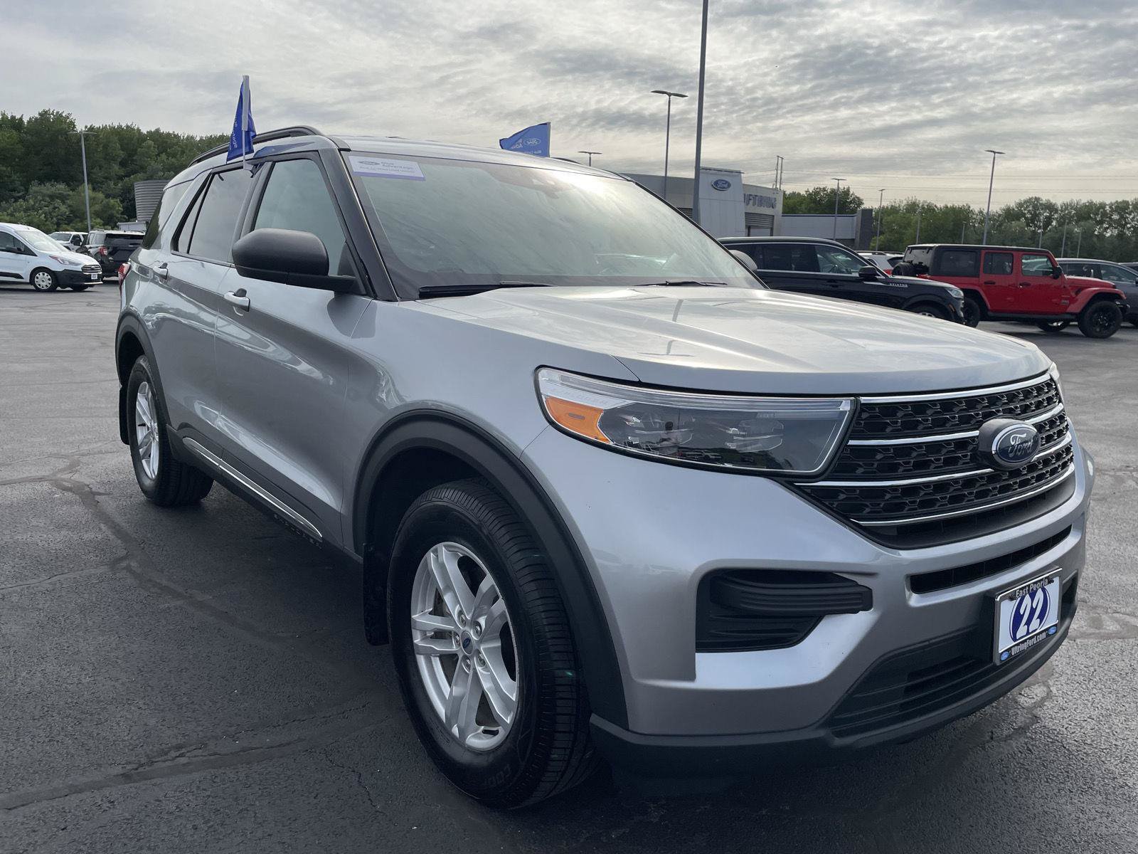 Certified 2022 Ford Explorer XLT w/ Class IV Trailer Tow Package AWD/4WD image 7