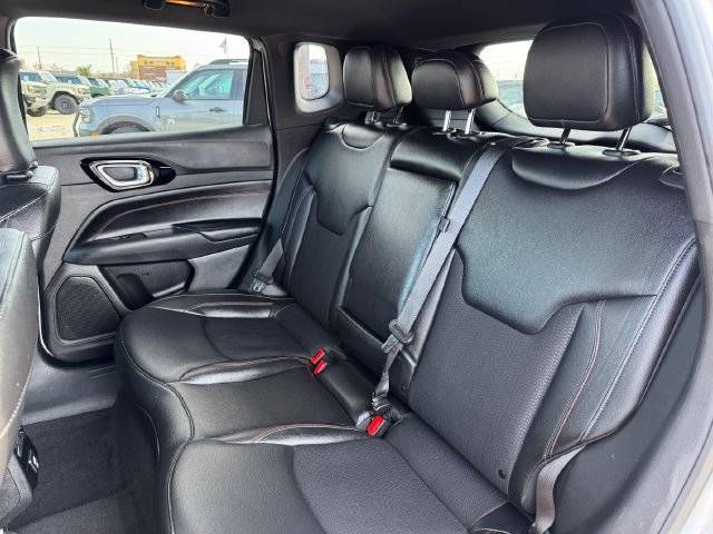 Used 2025 Jeep Compass Trailhawk AWD/4WD image 16