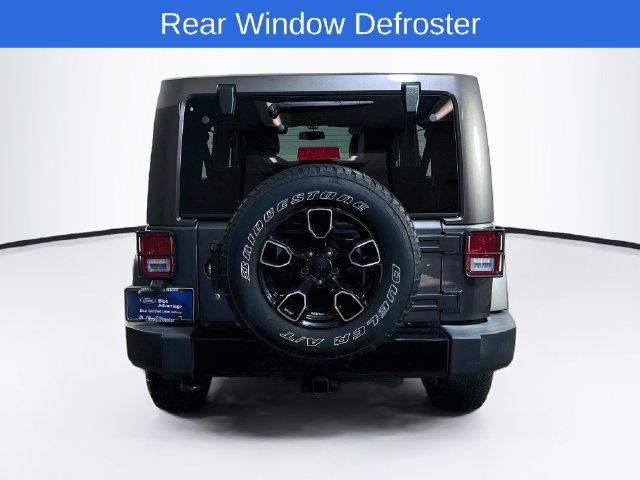 Used 2017 Jeep Wrangler Unlimited Sahara AWD/4WD image 9