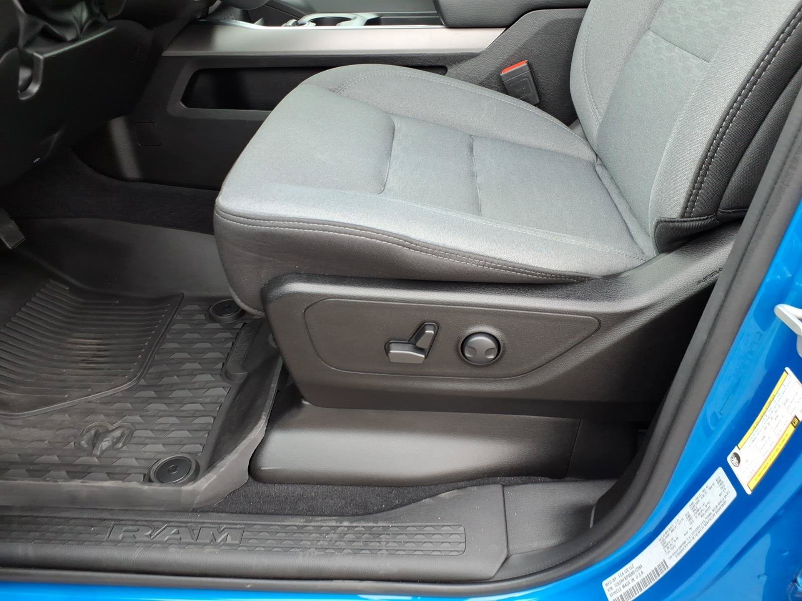 Used 2025 RAM 1500 Big Horn AWD/4WD image 13