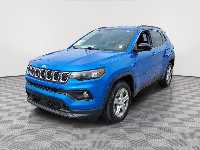 Used 2024 Jeep Compass Latitude AWD/4WD image 3