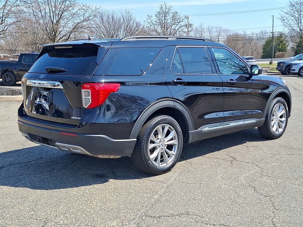 Certified 2023 Ford Explorer XLT w/ Equipment Group 202A AWD/4WD image 9