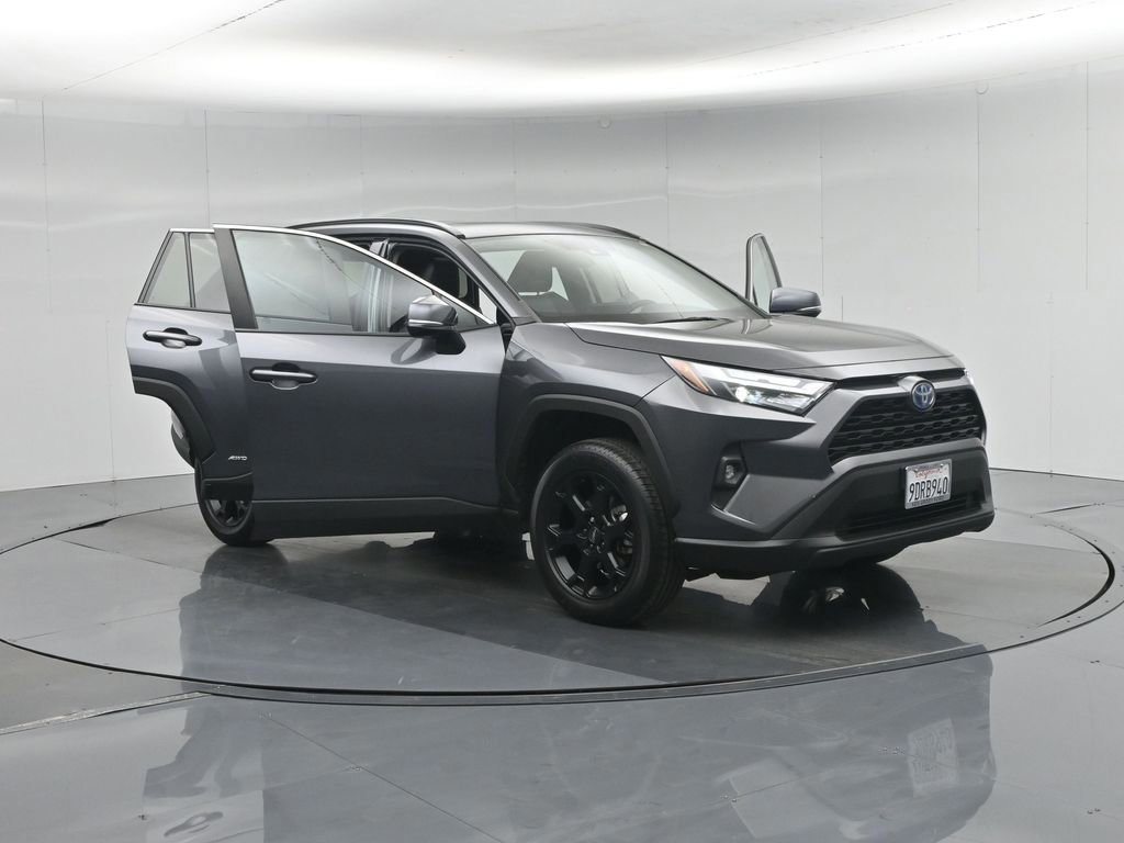 Used 2022 Toyota RAV4 XLE Premium image 56