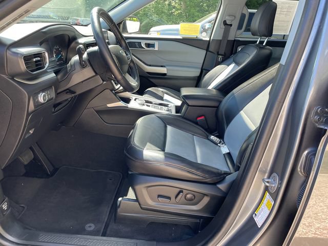 Certified 2022 Ford Explorer XLT w/ Equipment Group 202A AWD/4WD image 44