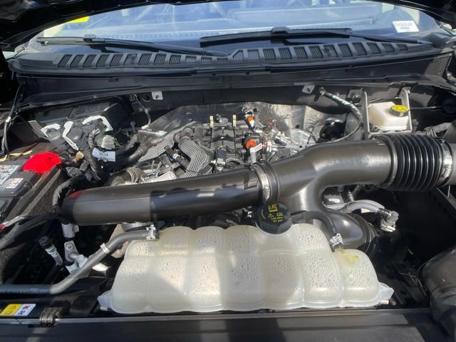 Certified 2025 Ford Expedition Active AWD/4WD image 12