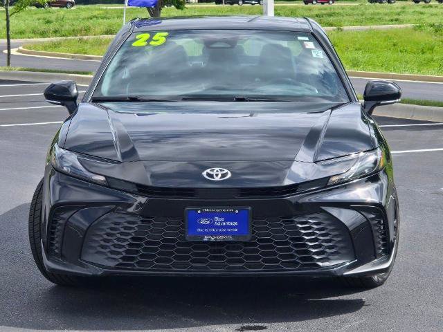 Used 2025 Toyota Camry SE FWD image 3