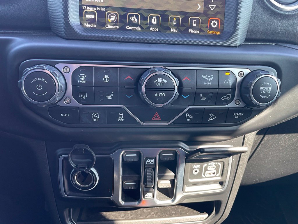 Used 2020 Jeep Wrangler Unlimited Sahara AWD/4WD image 21