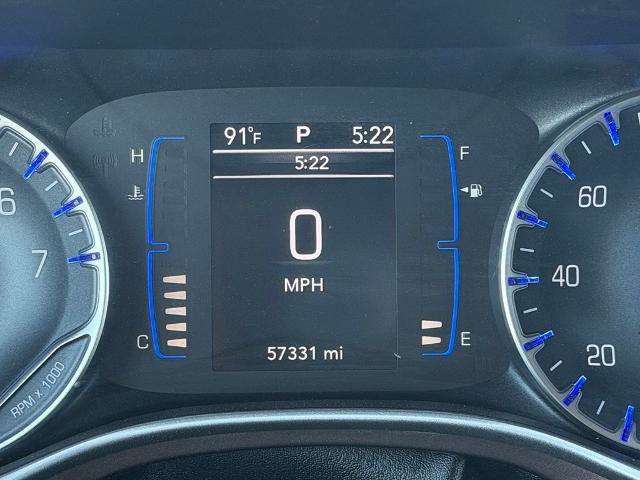 Used 2018 Chrysler Pacifica Touring-L FWD image 20