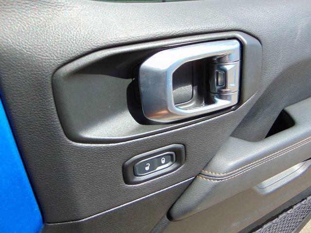 Used 2023 Jeep Wrangler Unlimited Sahara AWD/4WD image 26