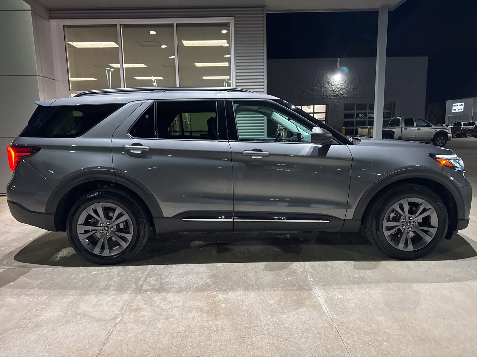 Certified 2025 Ford Explorer Active w/ Active Comfort Package image 2