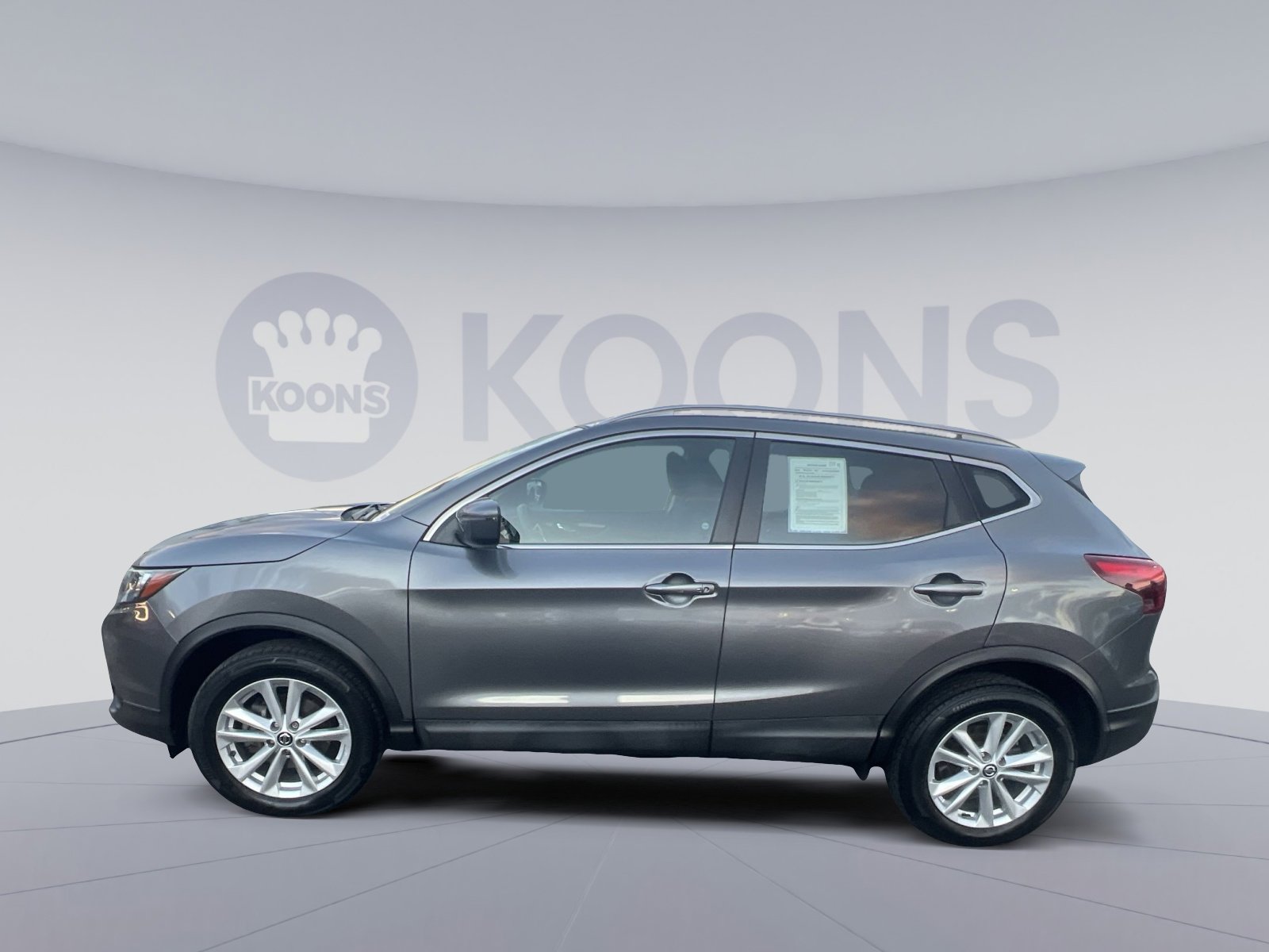 Used 2019 Nissan Rogue Sport SV image 2