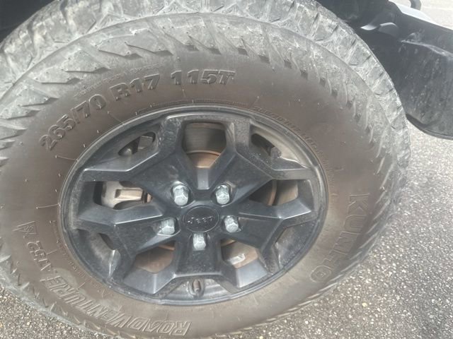 Used 2023 Jeep Gladiator Willys image 7