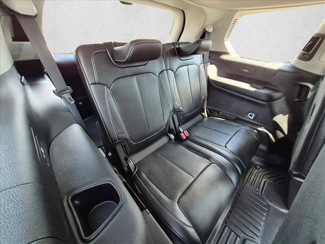 Used 2023 Jeep Grand Cherokee L Limited w/ Luxury Tech Group II AWD/4WD image 17