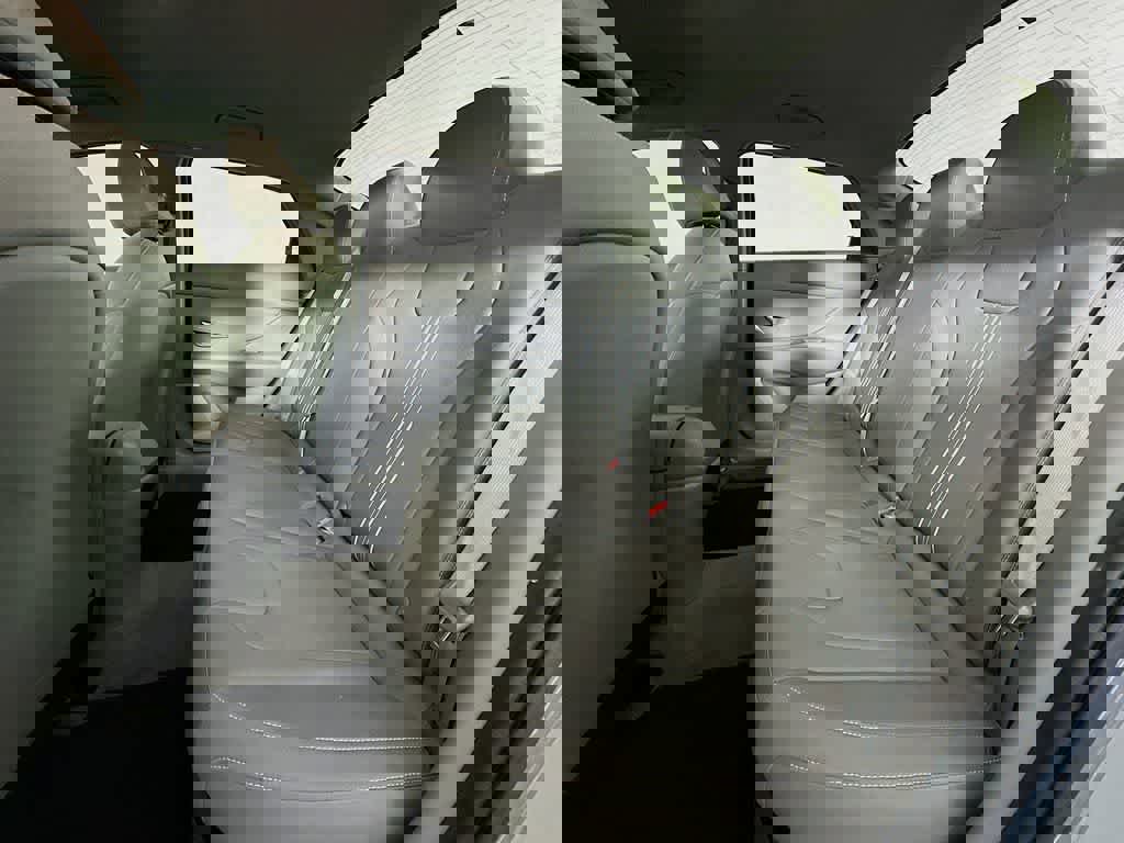 Used 2021 Hyundai Elantra Blue w/ Cargo Package image 16