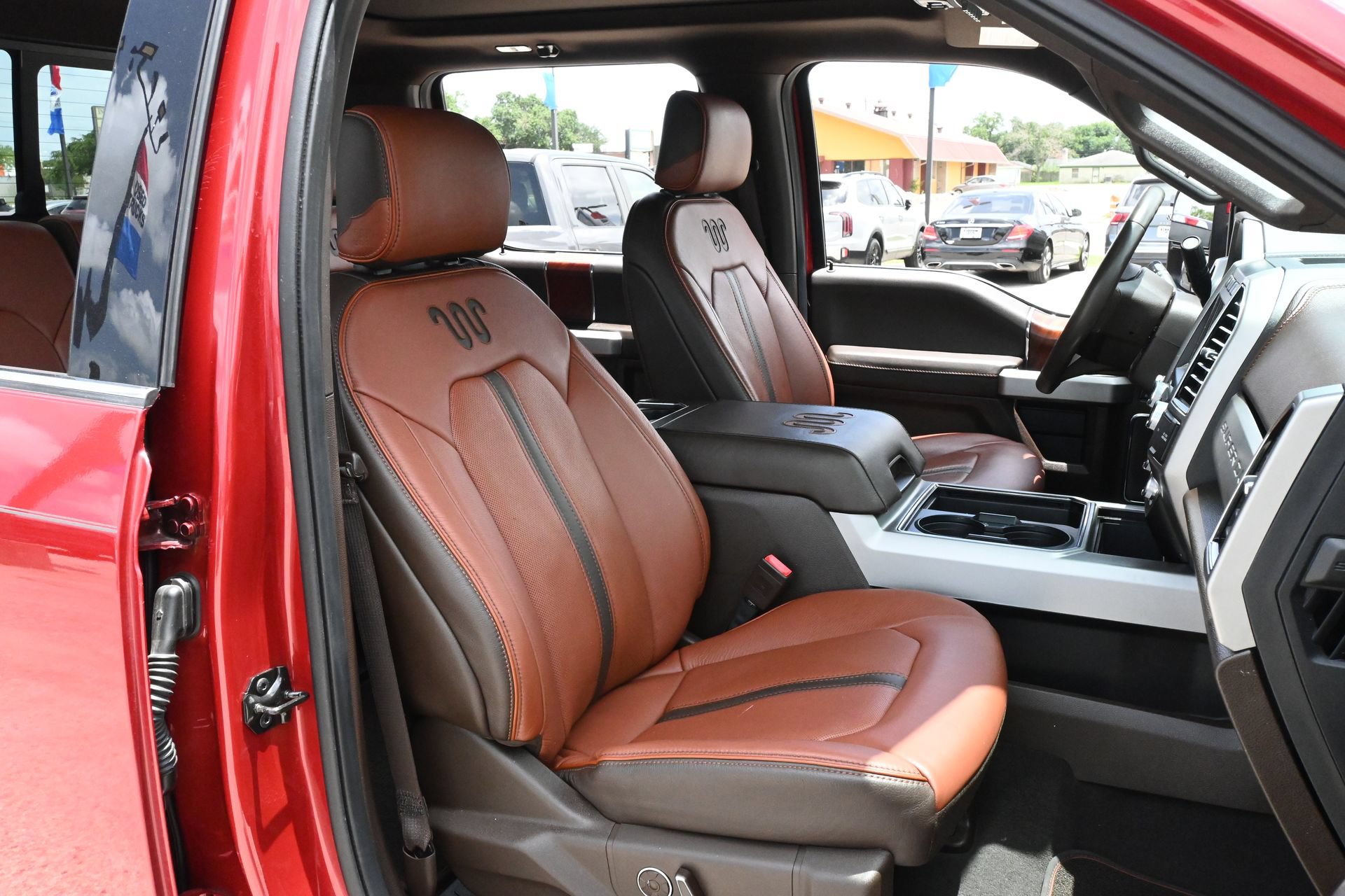 Certified 2021 Ford F250 King Ranch w/ King Ranch Ultimate Package AWD/4WD image 23