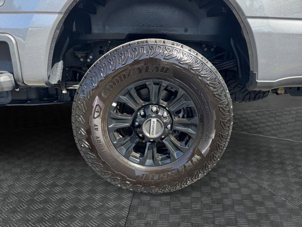 Certified 2025 Ford F350 Platinum w/ Tremor Off-Road Package AWD/4WD image 17