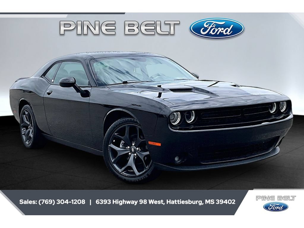 Used 2020 Dodge Challenger SXT w/ Blacktop Package RWD image 1
