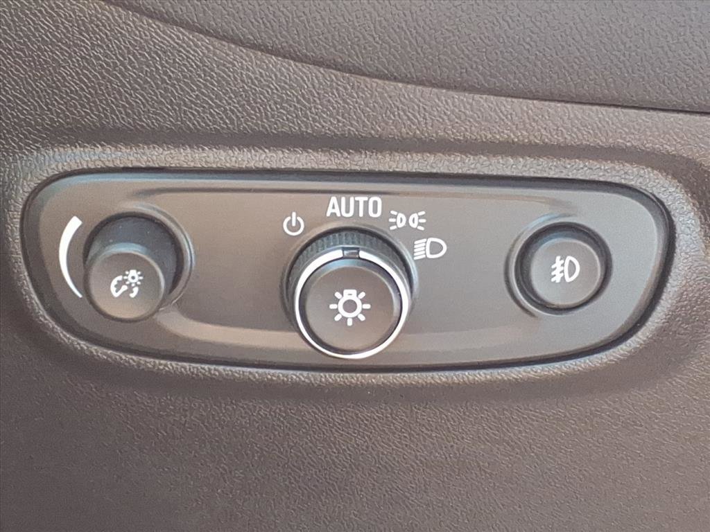 Used 2024 Chevrolet Equinox Premier image 18