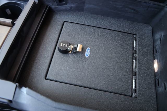 Certified 2018 Ford Expedition Platinum RWD image 28