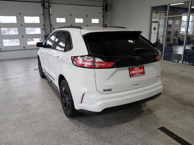 Certified 2022 Ford Edge SE w/ Black Appearance Package image 3