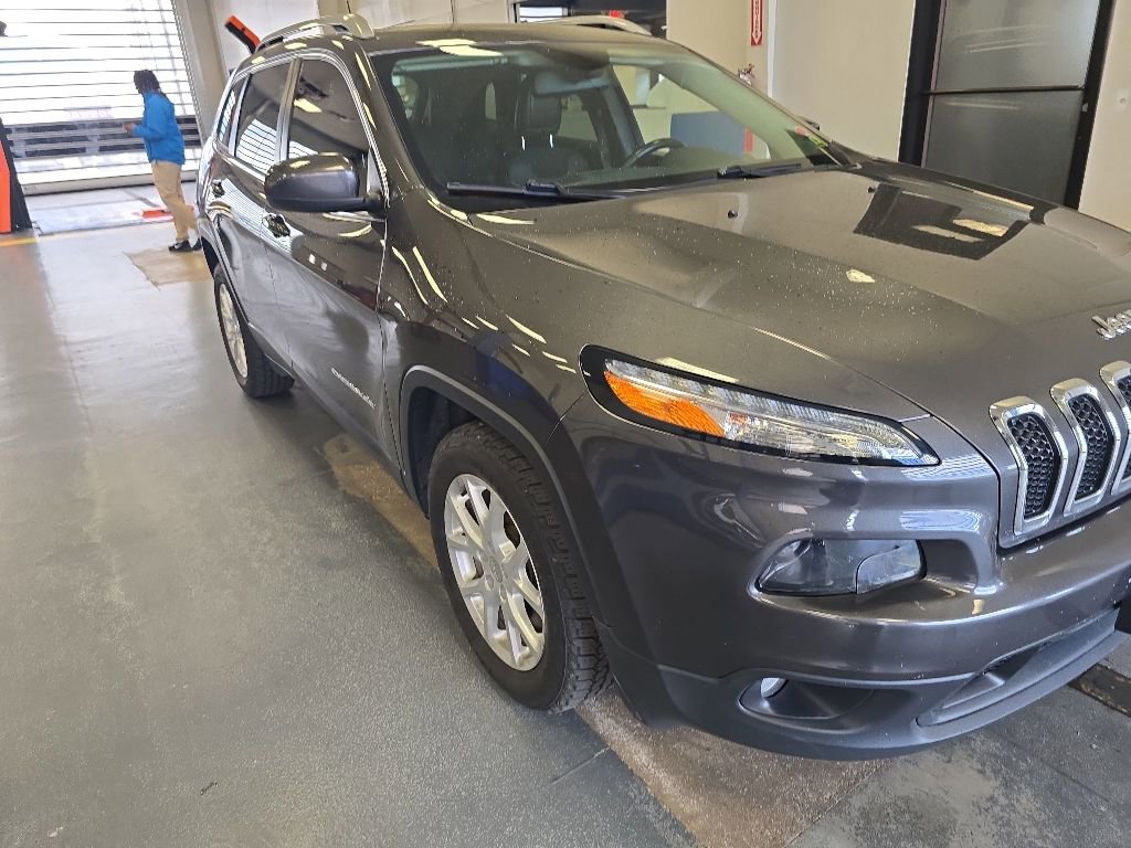 Used 2018 Jeep Cherokee Latitude Plus w/ Cold Weather Group
