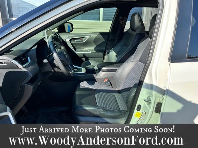 Used 2022 Toyota RAV4 XSE AWD/4WD image 16