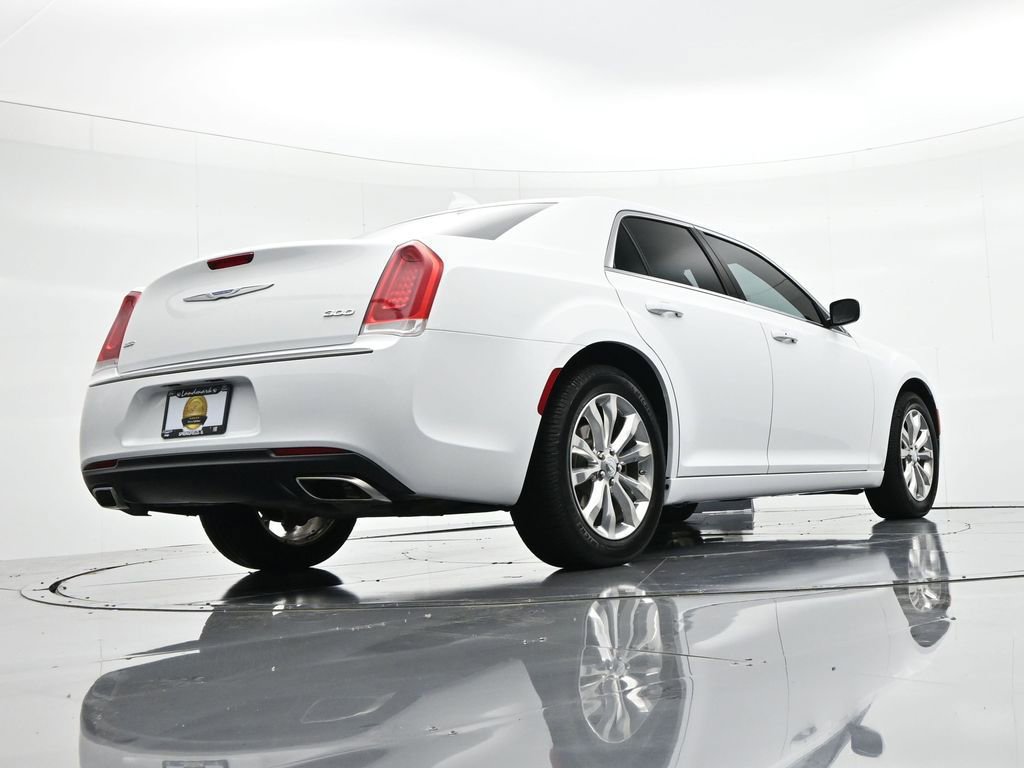 Used 2022 Chrysler 300 Touring AWD/4WD image 26