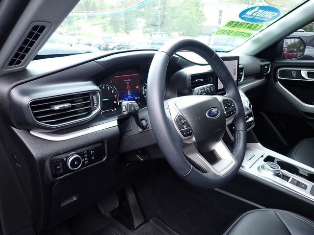 Certified 2023 Ford Explorer XLT w/ Equipment Group 202A RWD image 16