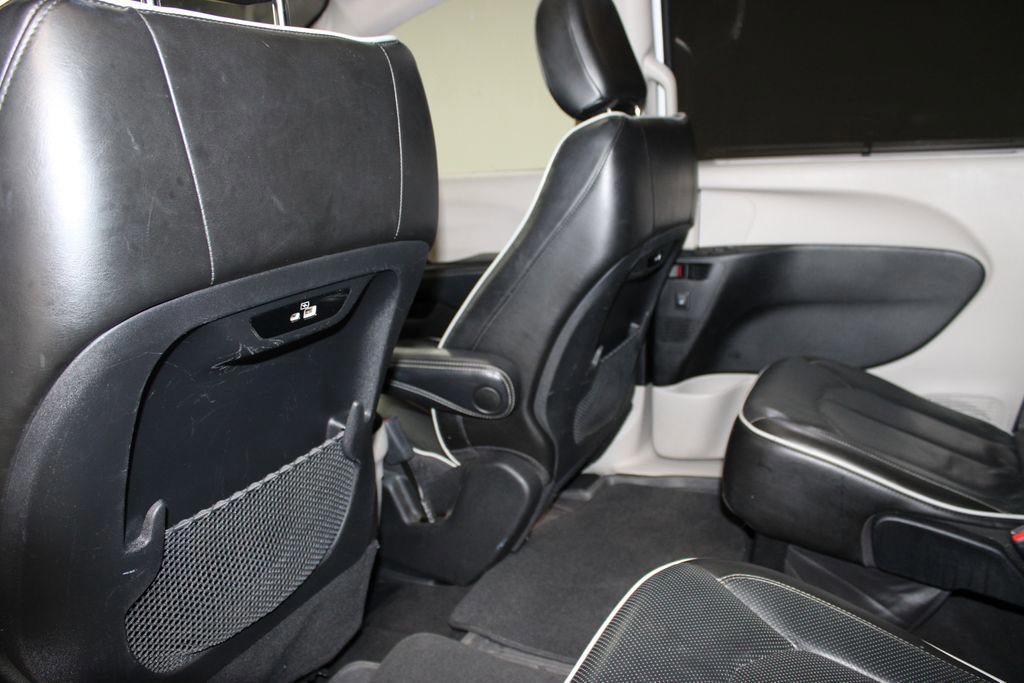 Used 2022 Chrysler Pacifica Limited image 29