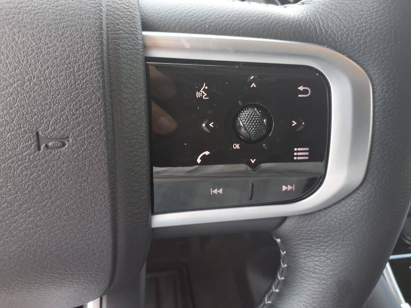 Used 2025 Nissan Armada SV AWD/4WD image 9