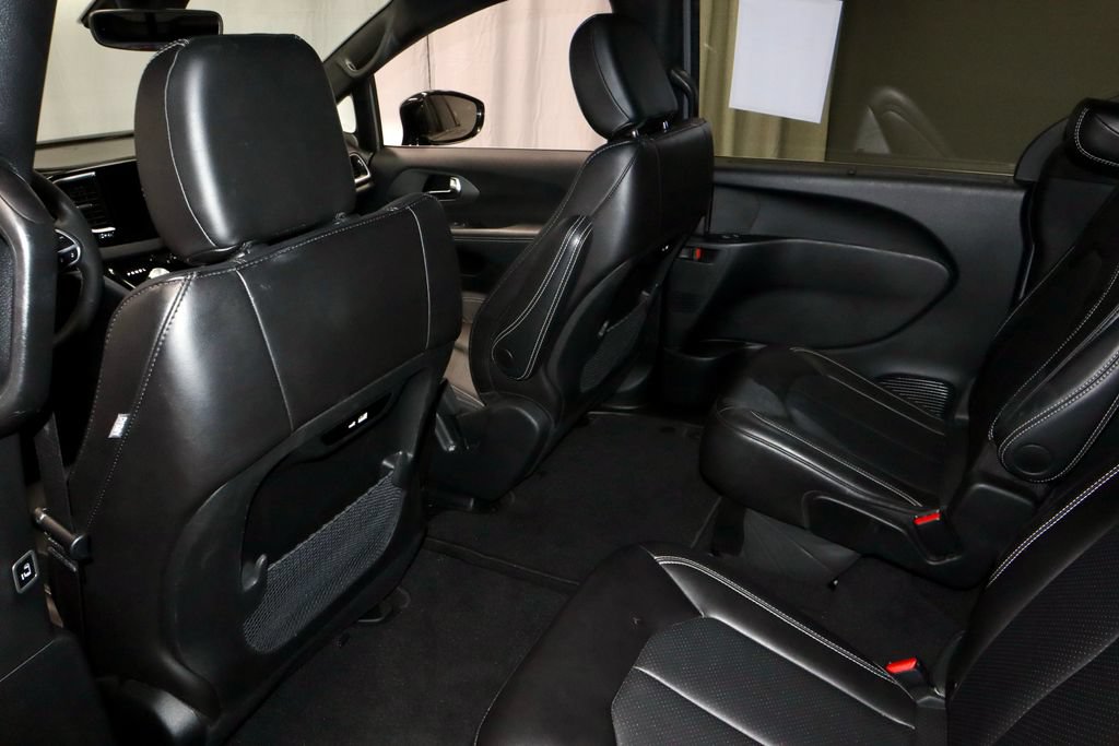 Used 2025 Chrysler Pacifica Select FWD image 22