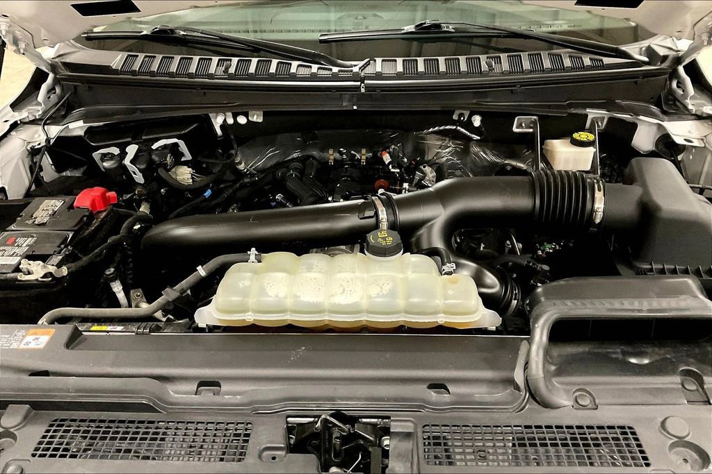 Certified 2024 Ford Expedition Max XLT image 12