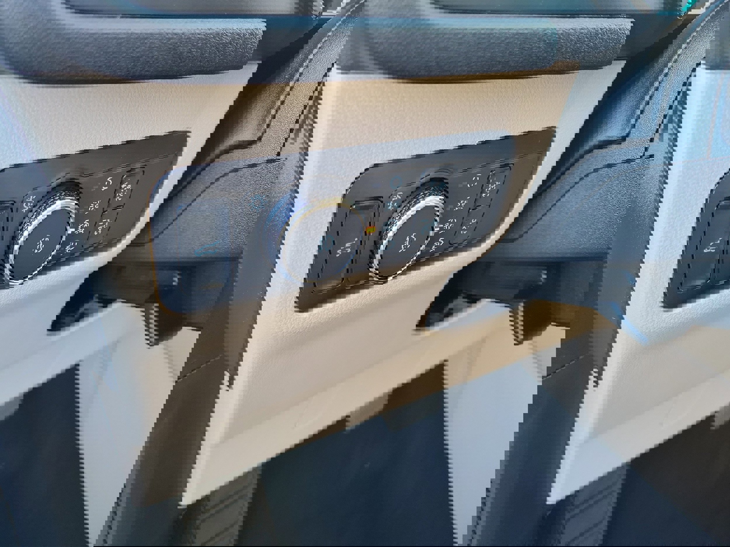 Certified 2022 Ford Escape SEL image 23