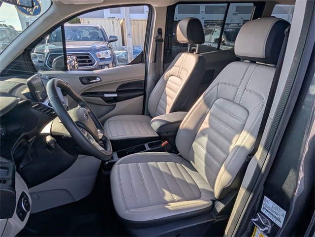 Certified 2023 Ford Transit Connect Titanium w/ Trailer Tow Package image 6