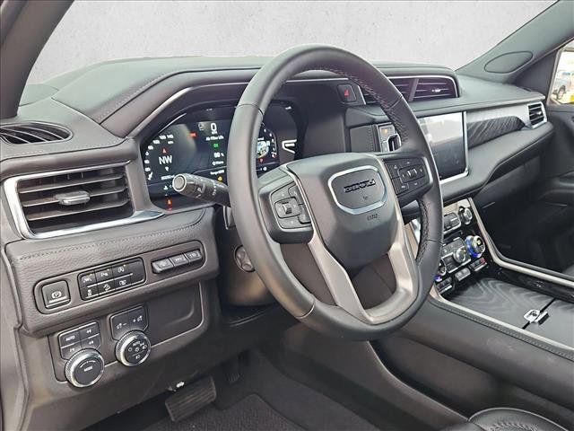 Used 2024 GMC Yukon XL Denali image 10