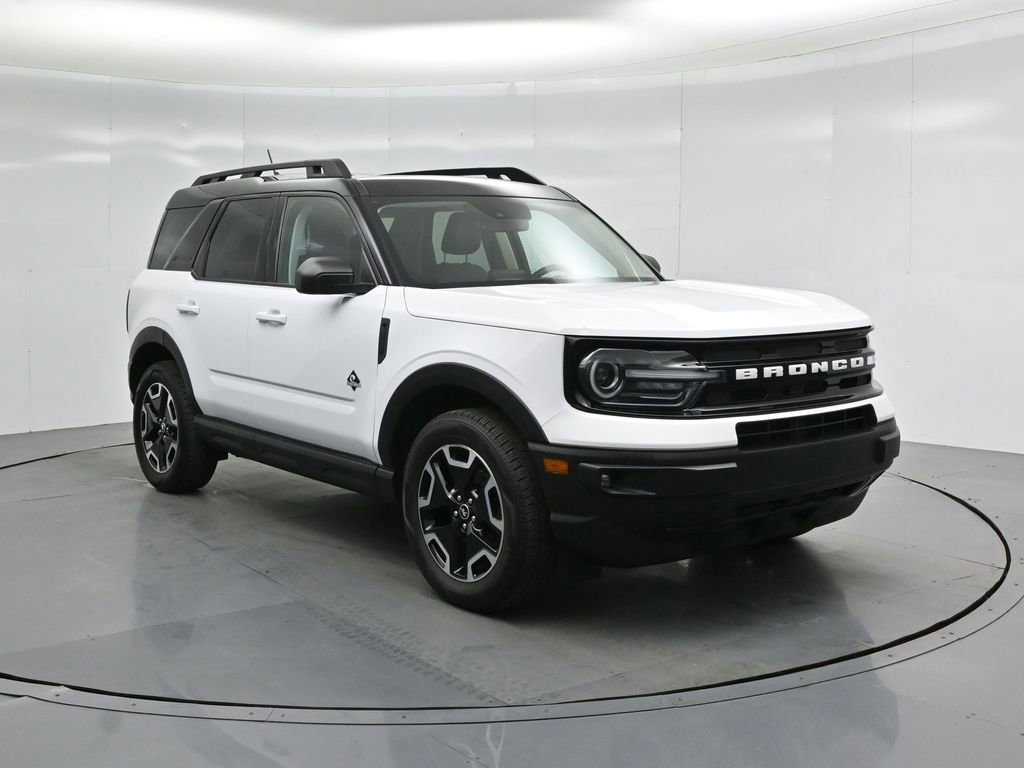 Certified 2022 Ford Bronco Sport Outer Banks w/ Tech Package image 9