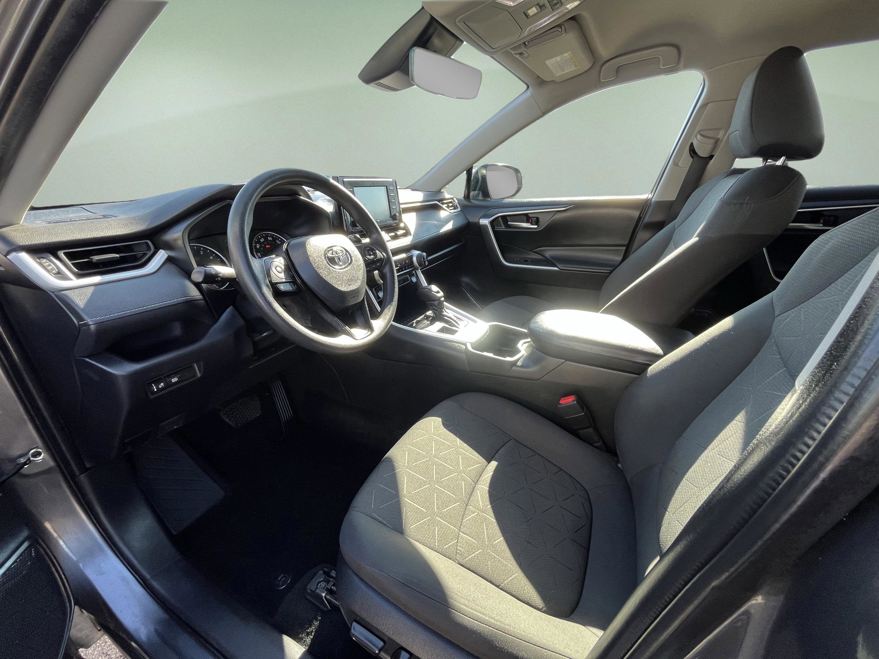 Used 2022 Toyota RAV4 XLE image 26